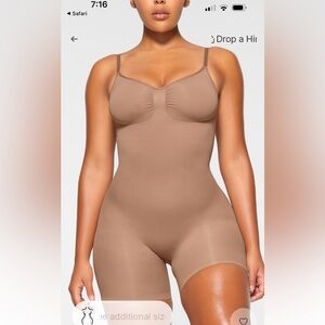 SKIMS NWOT Seamlesss Sculpt Mid Thigh Bodysuit - Clay/Mica/Sand/Ochre